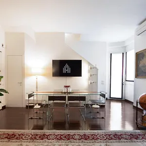 https://spiga-duplex-suites-by-montenapoleone-living.it-lombardy.com